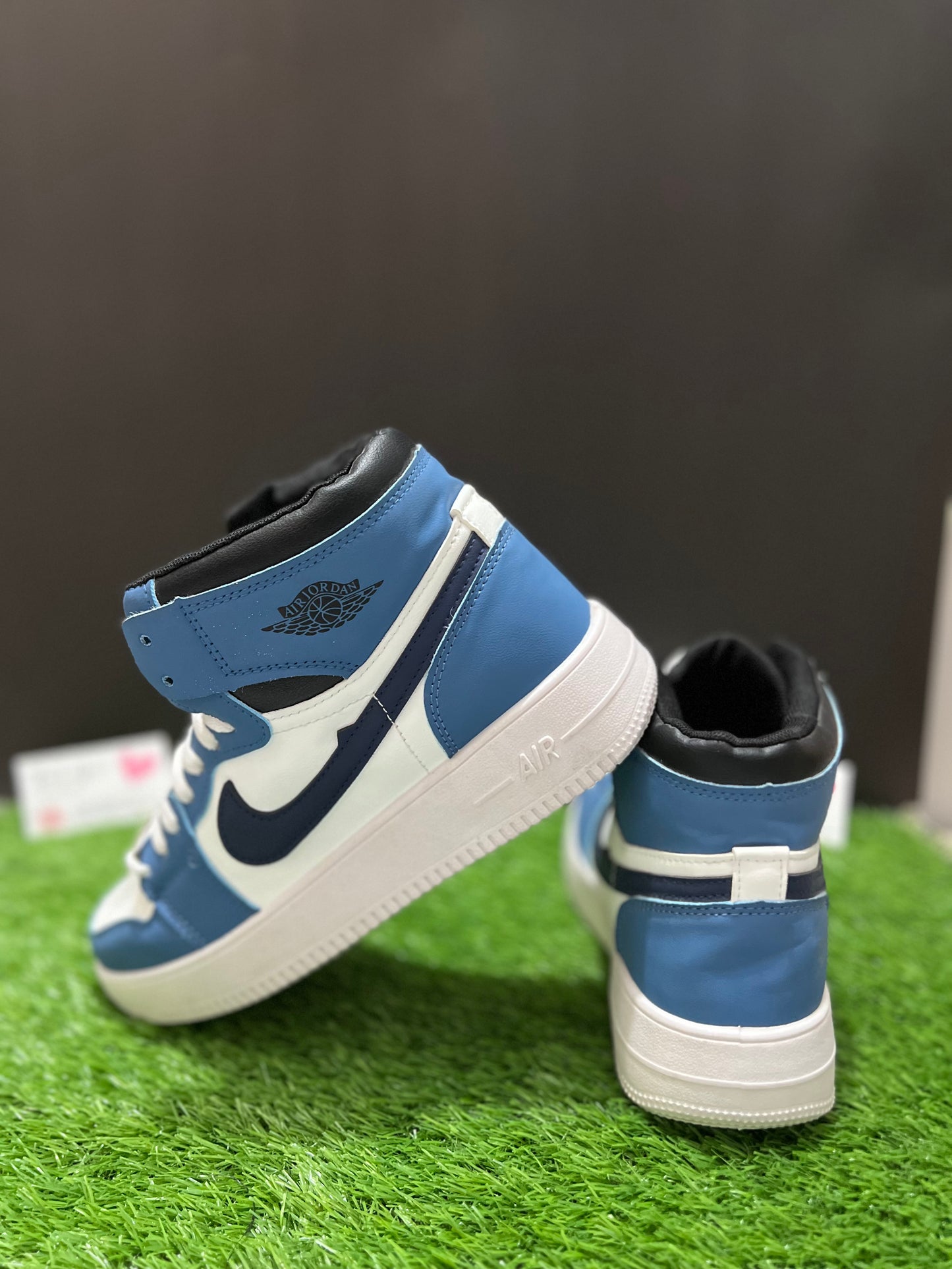 Nike Air Jordan 1 High – University Blue & Obsidian