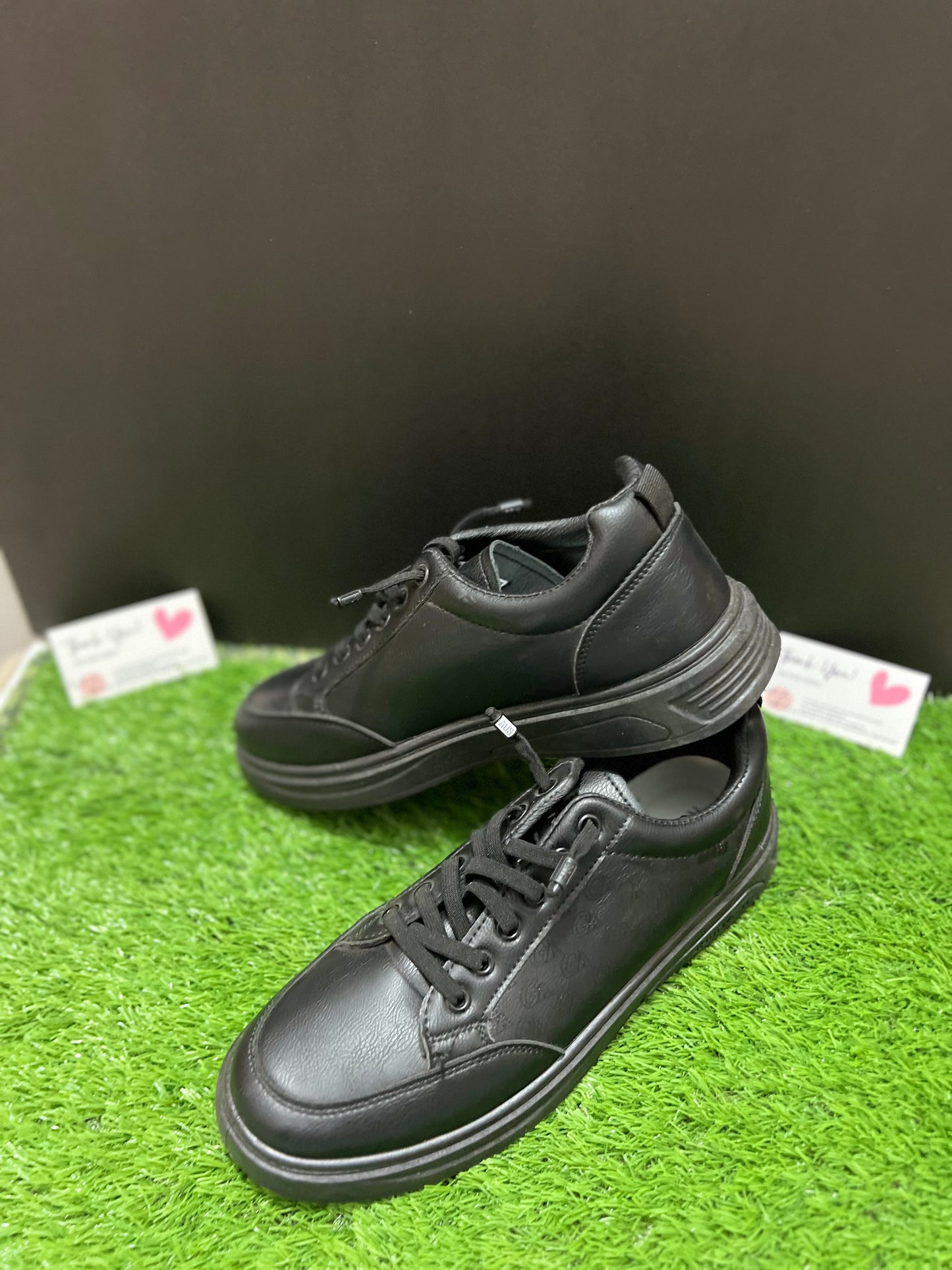 Minimalist Classic Casual Sneakers – Triple Black Edition
