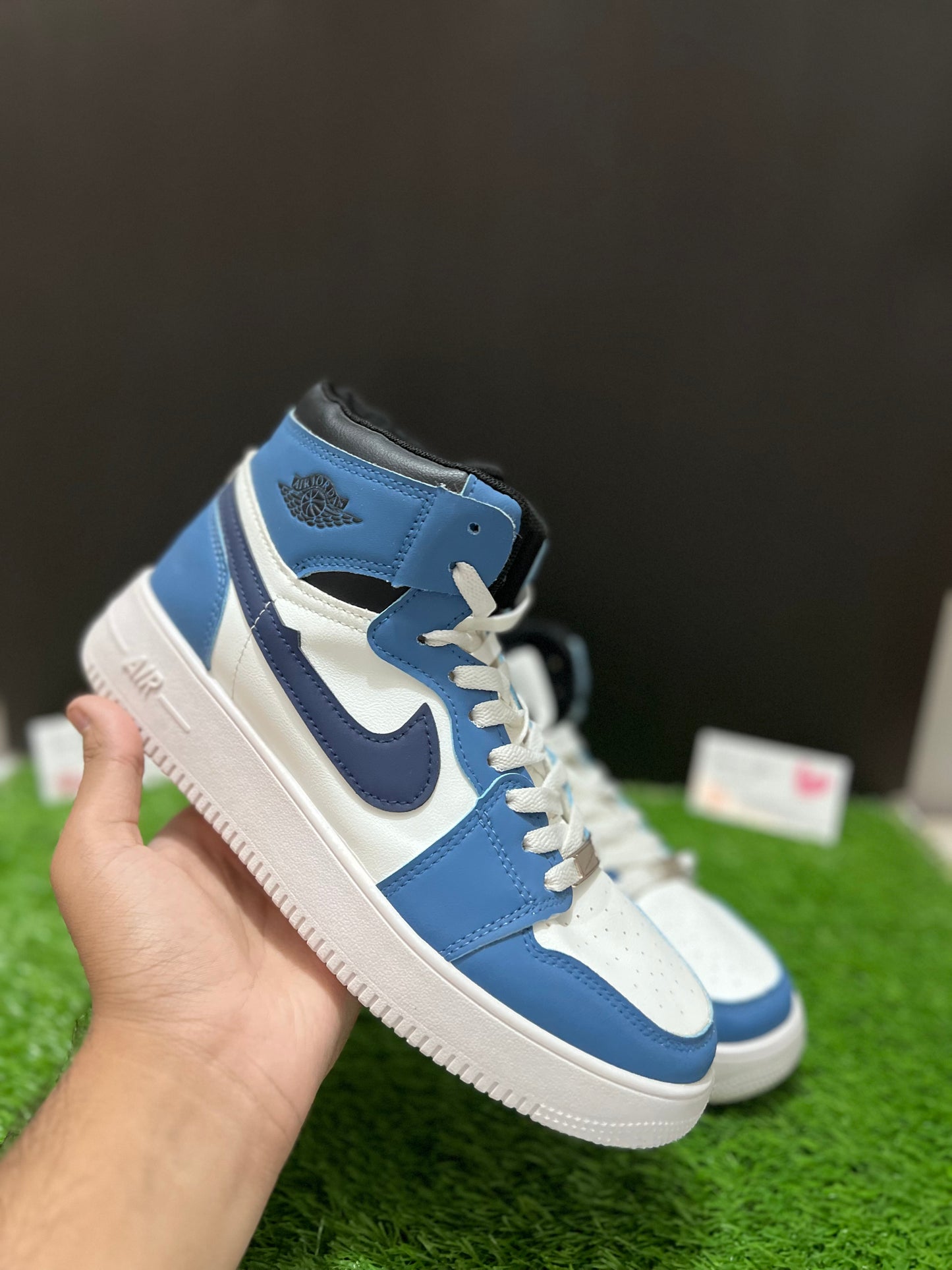 Nike Air Jordan 1 High – University Blue & Obsidian